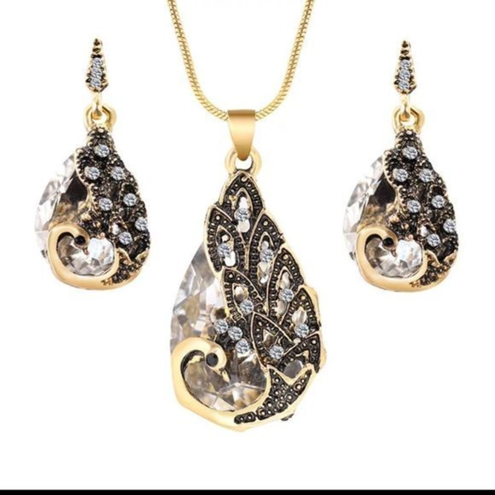 Crystal Peacock Necklace and Earrings‎ Set
